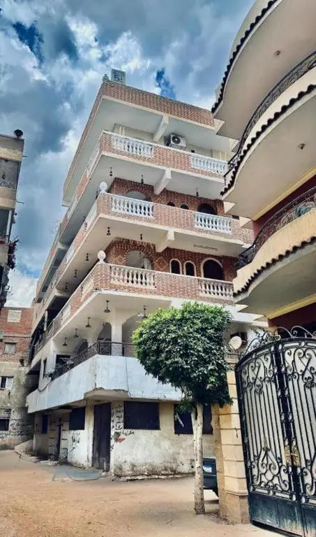 The 5 Inn building