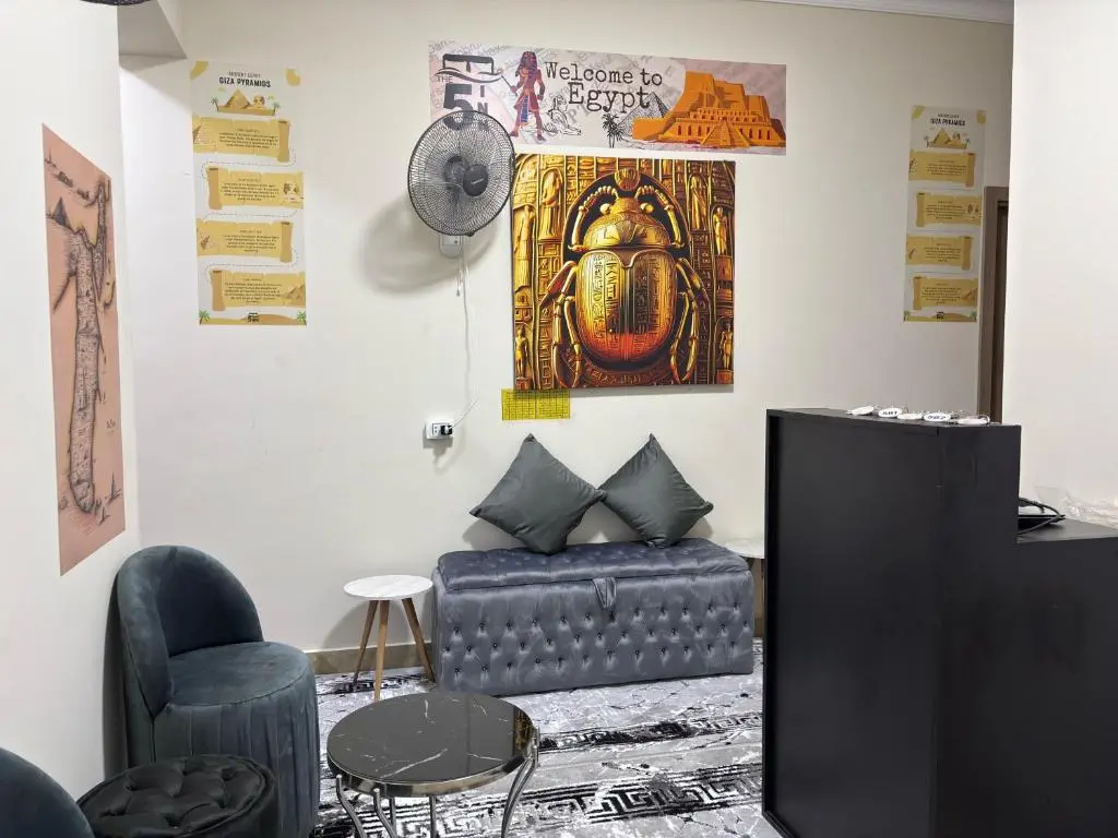 The 5 Inn reception